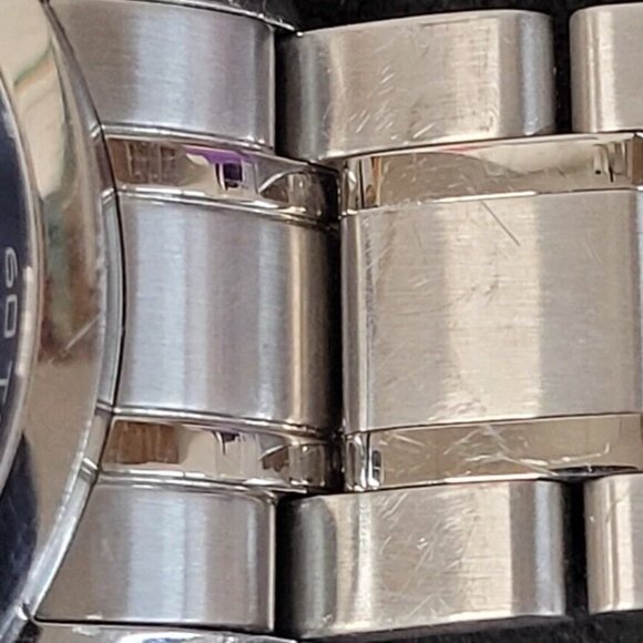 (N67454-8) Victorinox Swis Army 241310 Mens Watch - Picture 6 of 7